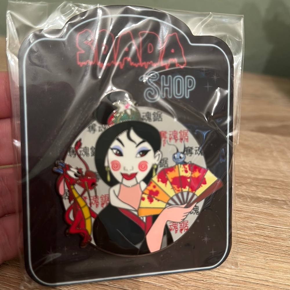 Disney Mulan x jigsaw Pin. Fan art collectible. Limited edition